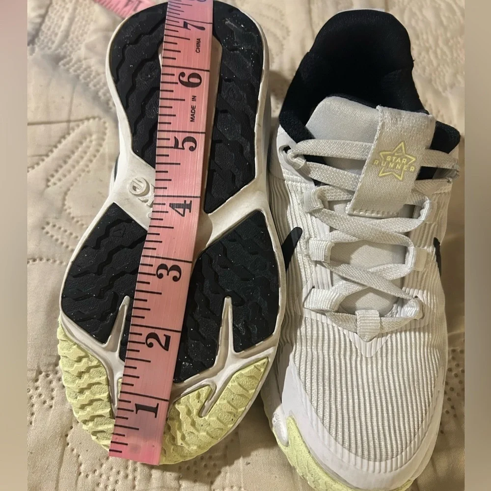 Nike Star Runner 4 White Black Kids Preschool Running Size 11.5